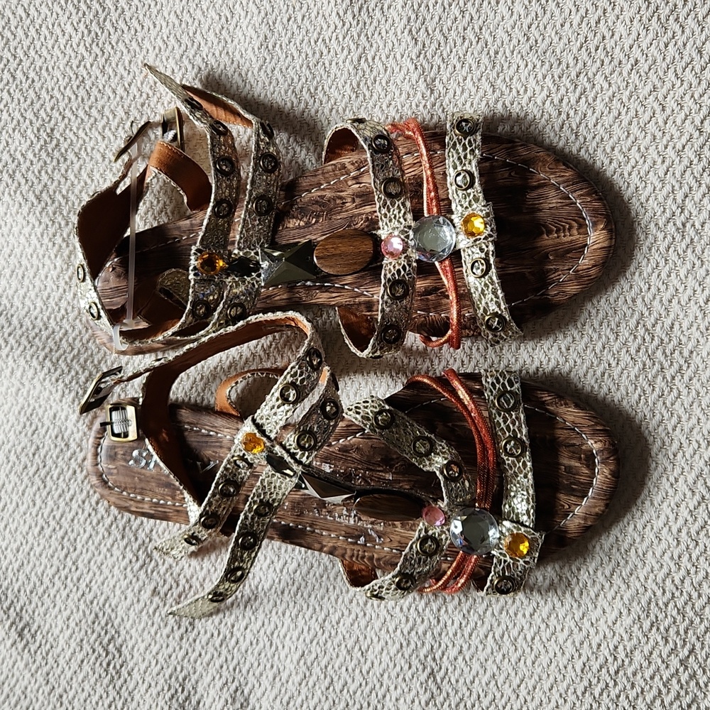 Spicy sandals 8
